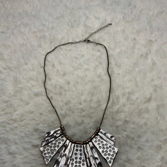 Elegant Silver Statement Necklace - Picture 4 of 6